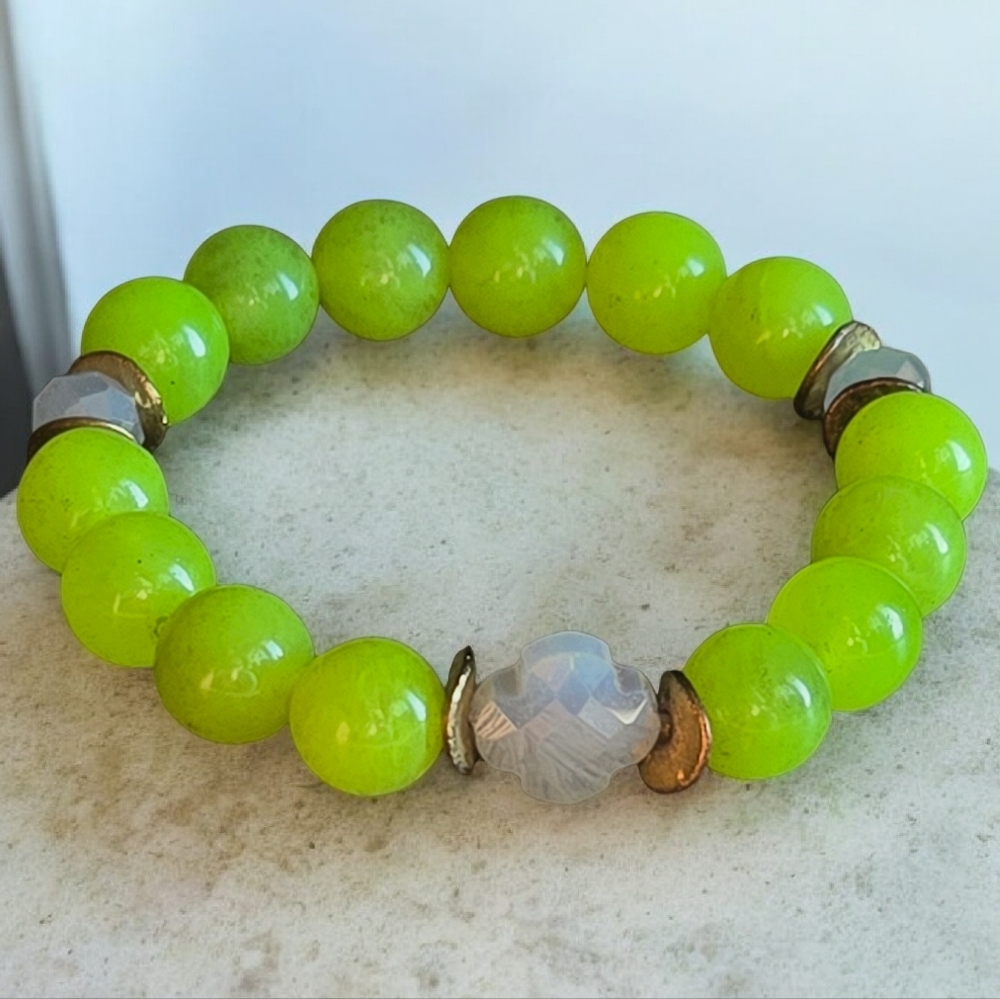 10mm Lemon Jade Stretchy Bracelet with White Clover Bead & Gold Accents